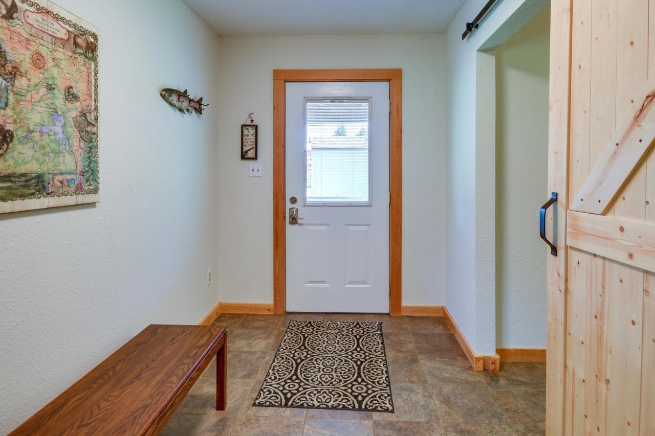 Dog-Friendly Red Lodge Home With On-Site Pond! Exterior photo