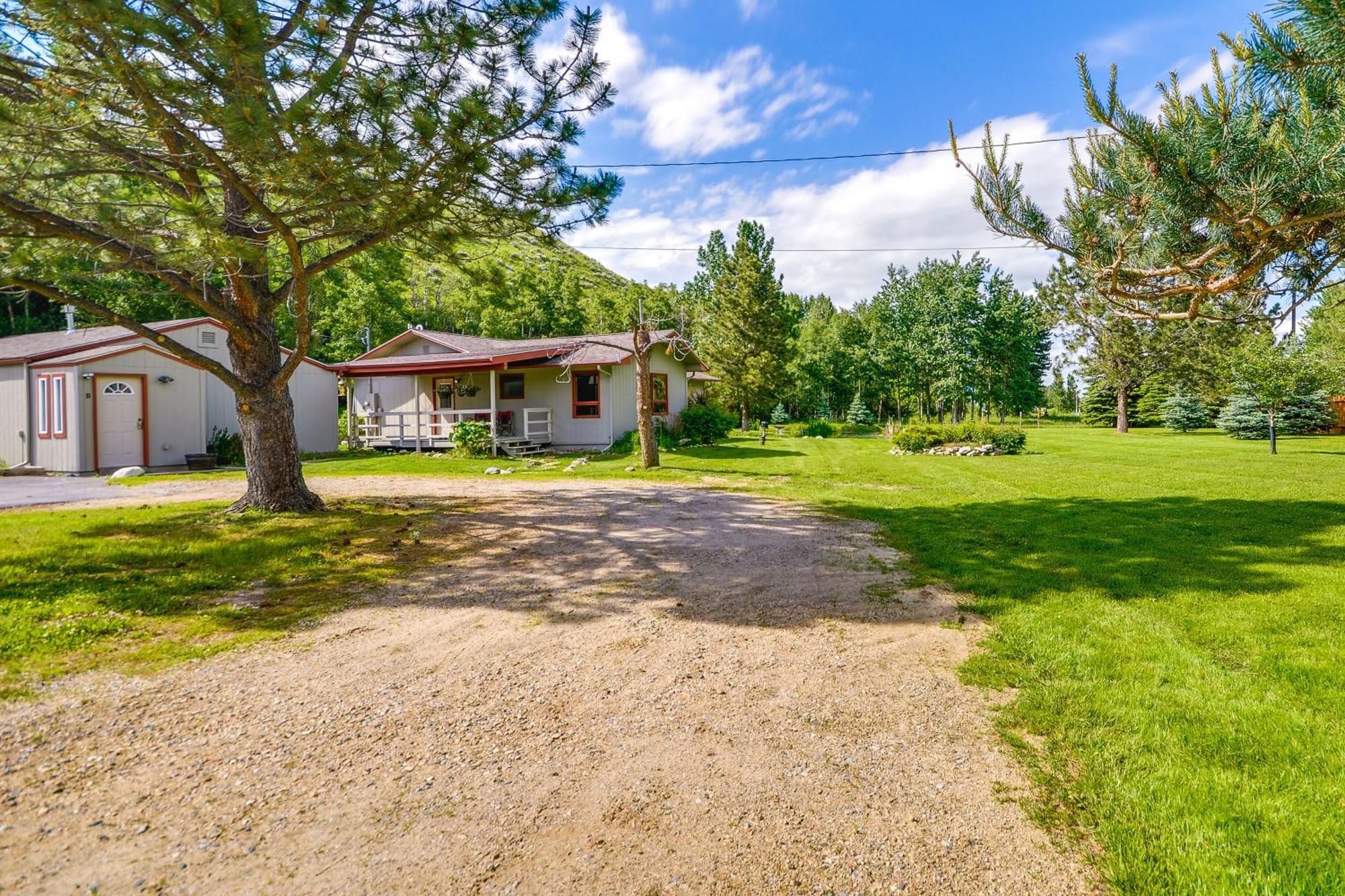 Dog-Friendly Red Lodge Home With On-Site Pond! Exterior photo